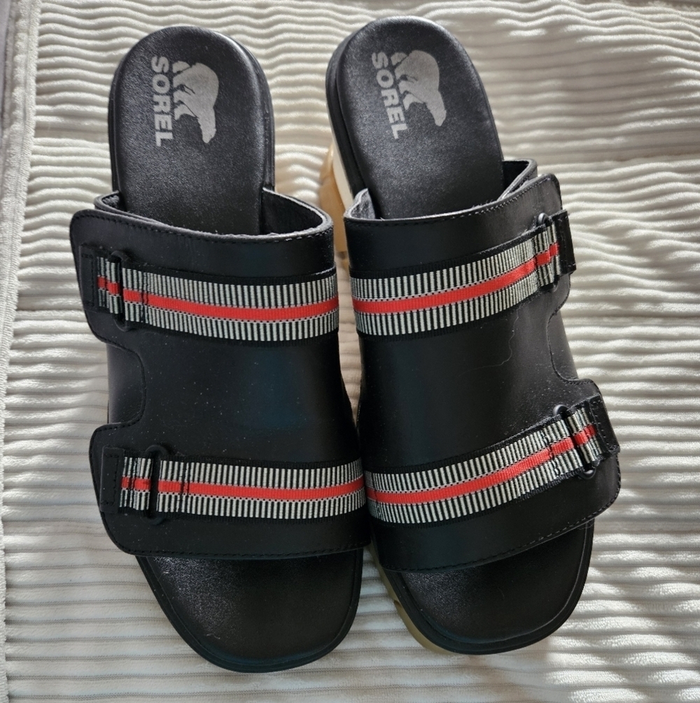 Sorel Women's‎ Black Platform Sandals with Red and Silver Accents Size 9